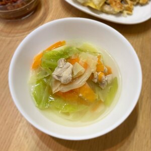 キャベツとにんじんの中華スープ
